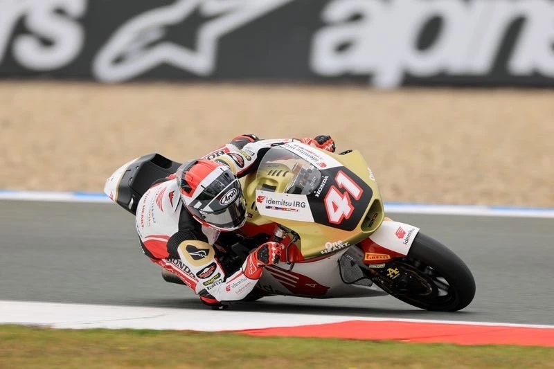 ก๊องส์-ธัชกร บัวศรี