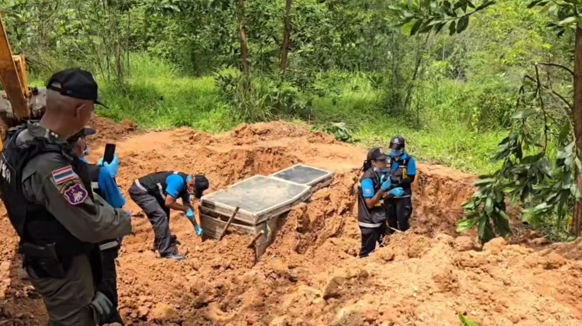 พบโดรนปริศนา 2 ลำ ถูกฝังดิน ใกล้ชายแดนไทย-มาเลเซีย  2.5 กิโลเมตร
