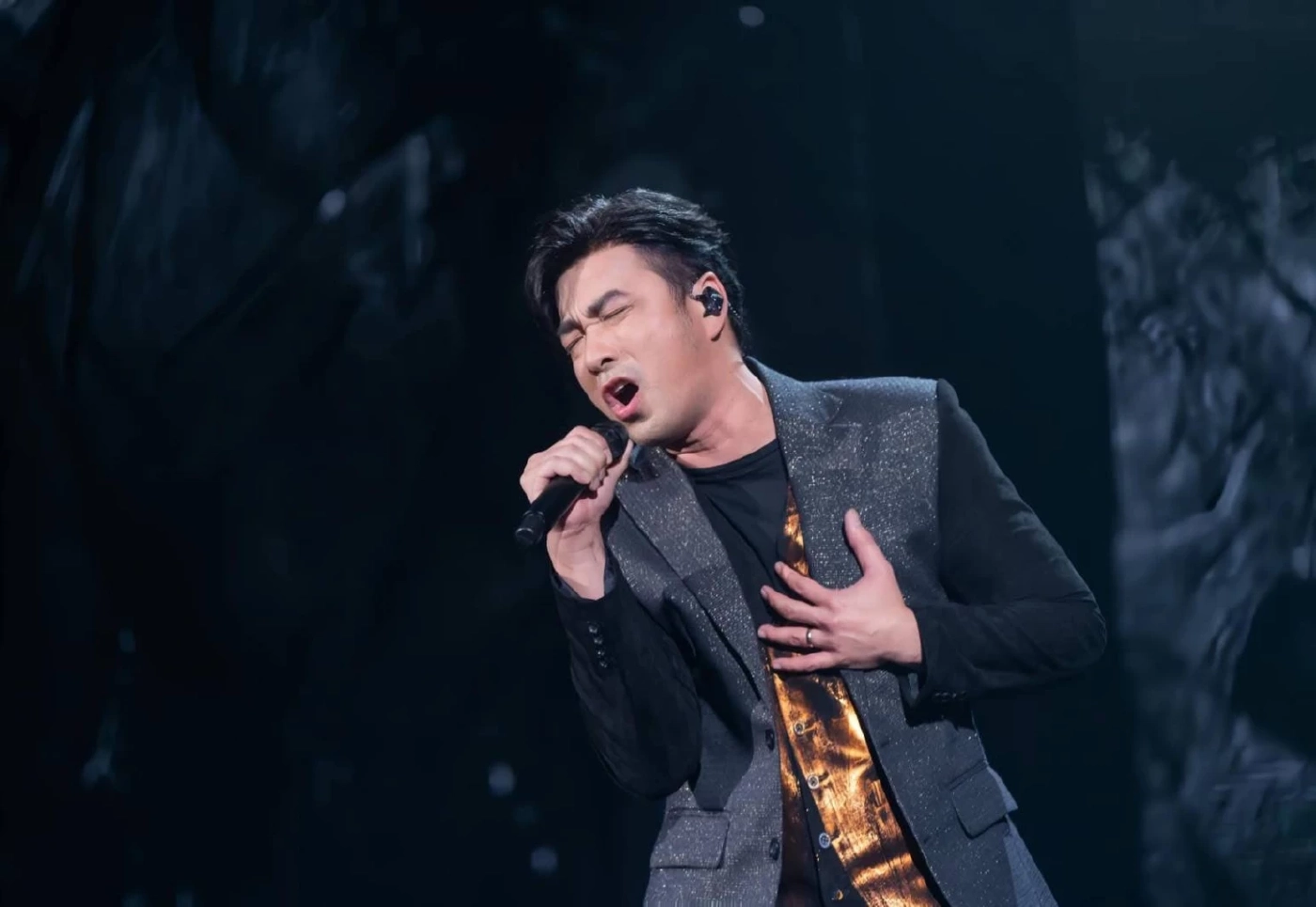 ขนลุกซู่! "เจมส์ เรืองศักดิ์" เผย ผู้รอดชีวิต "เครื่องบินอินเดียตก" นั่งเลขที่เดียวกับผม