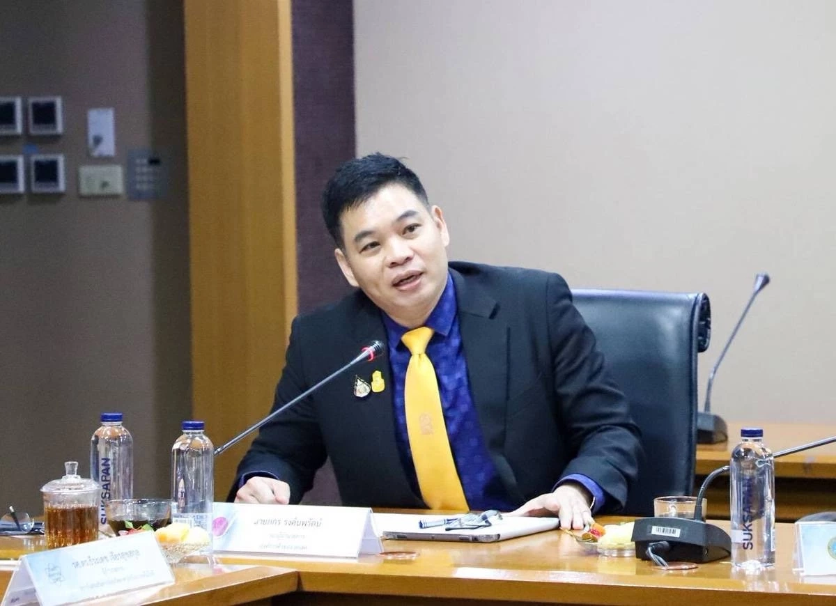 นายภกร รงค์นพรัตน์ รองผู้อำนวยการองค์การค้า  สกสค.