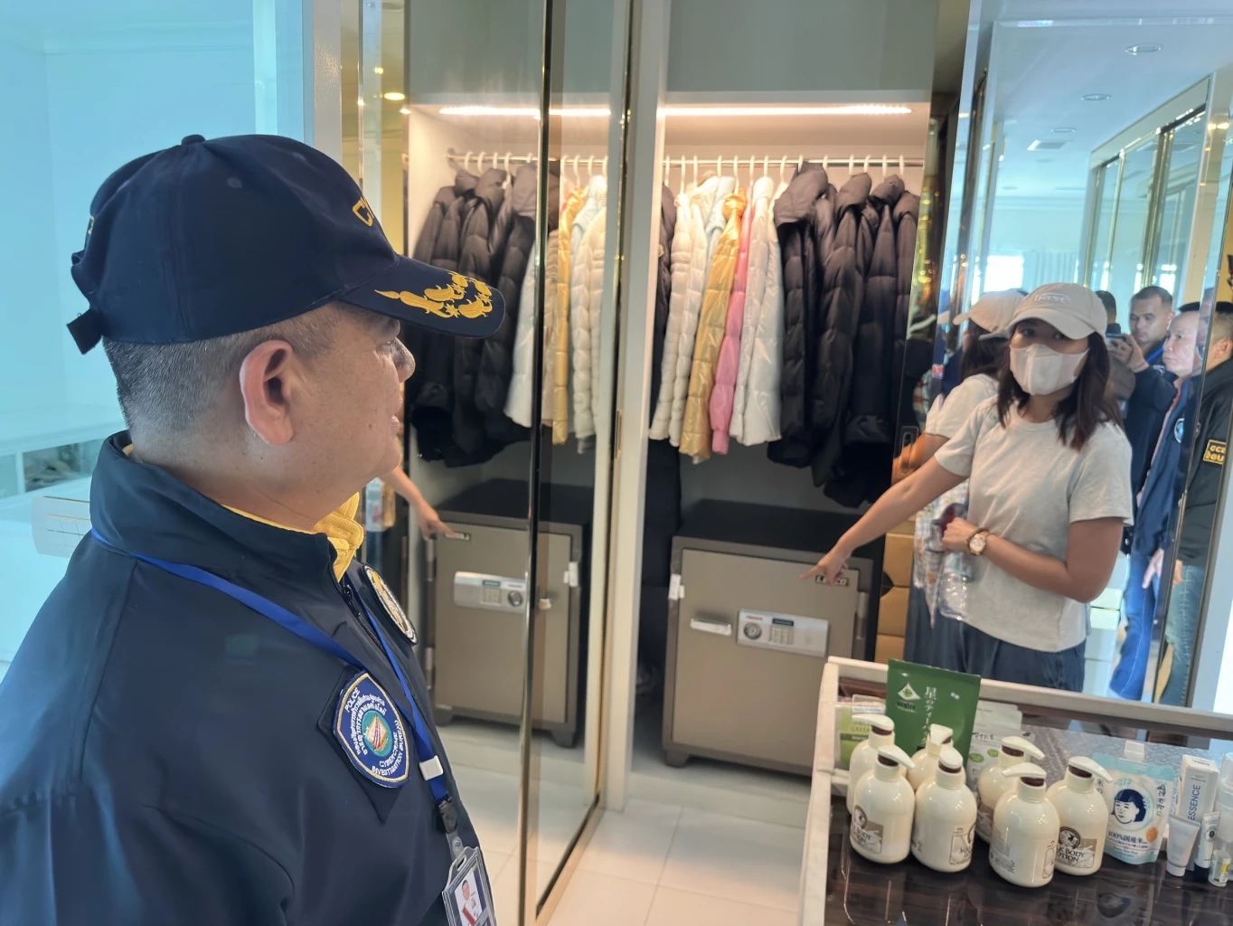 บุกคฤหาสน์หรู - เป้าหมาย 7 จุด ล่า 3 "ลูกก๊ก อาน” หลังออกหมายจับ