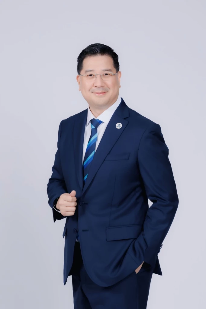 นายสิทธิกร ดิเรกสุนทร กรรมการและผู้จัดการทั่วไป บรรษัทประกันสินเชื่ออุตสาหกรรมขนาดย่อม (บสย.)