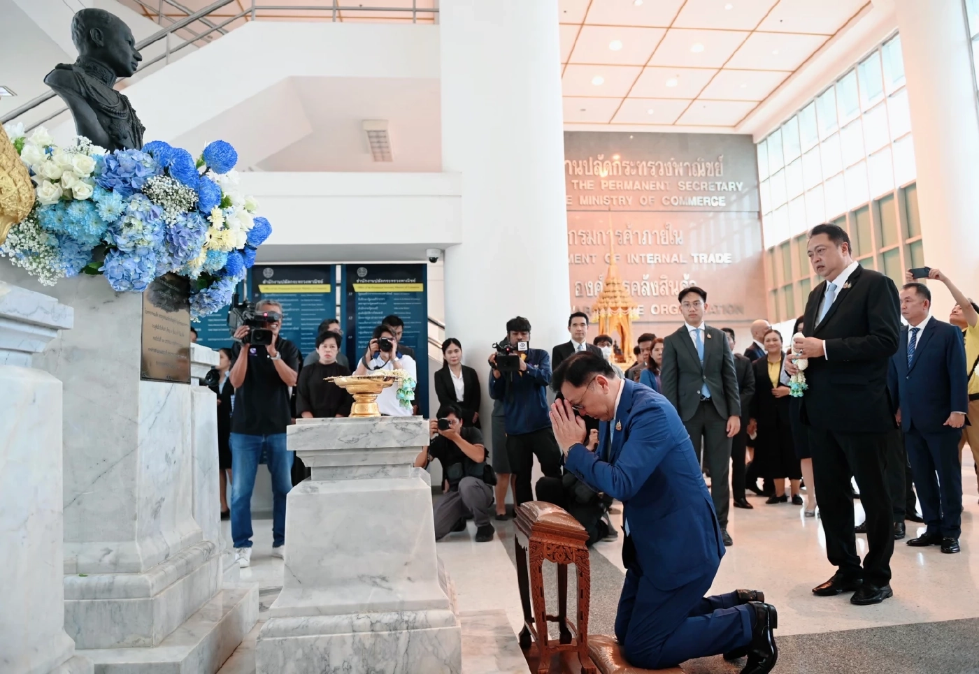 'จตุพร' เข้ากระทรวงพาณิชย์วันแรก ลุยภารกิจเจรจาภาษีสหรัฐฯ