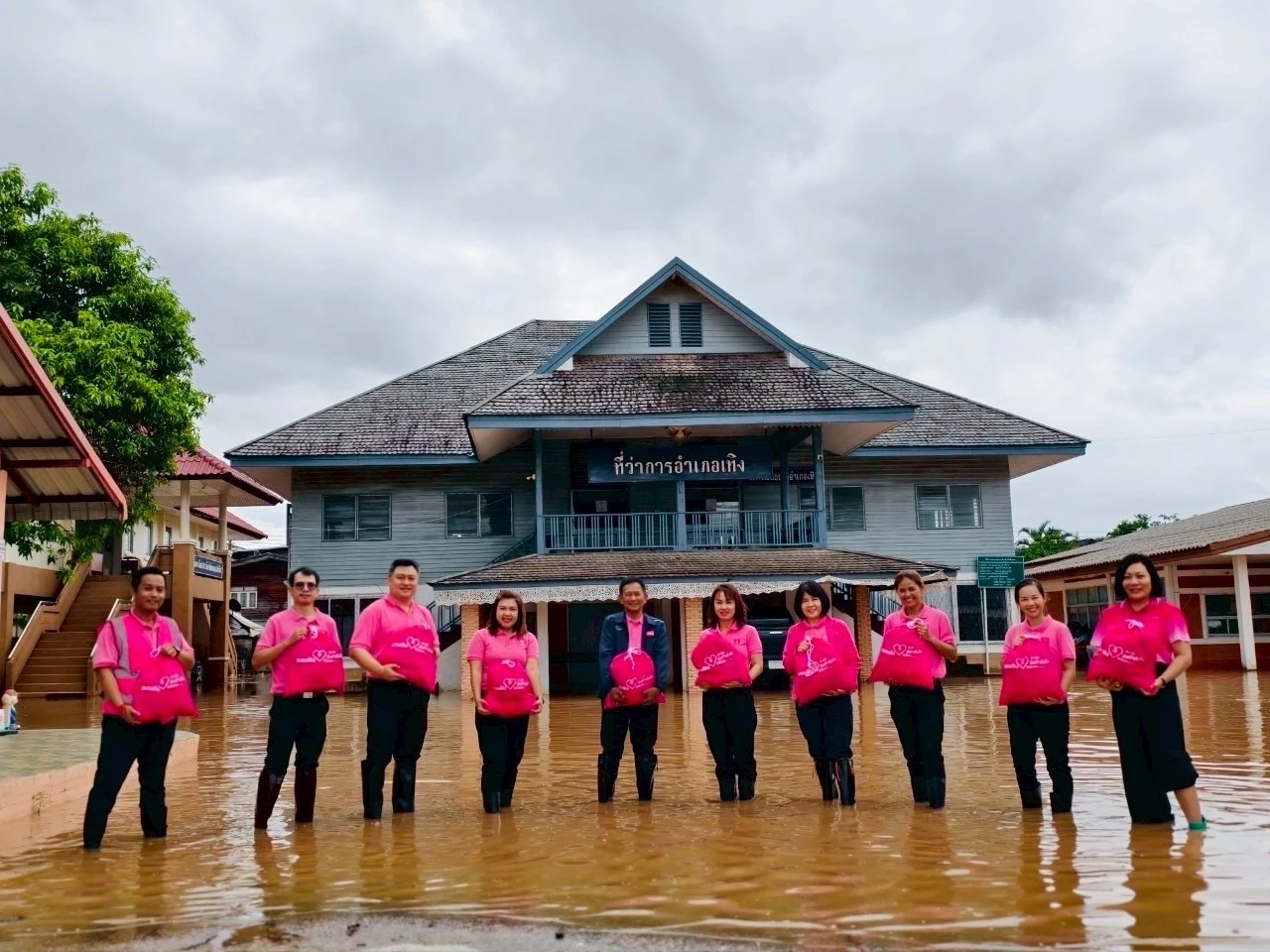 ออมสิน มอบเงิน 7.5 แสนบาท ช่วยประชาชนน้ำท่วม 5 จังหวัดภาคเหนือ