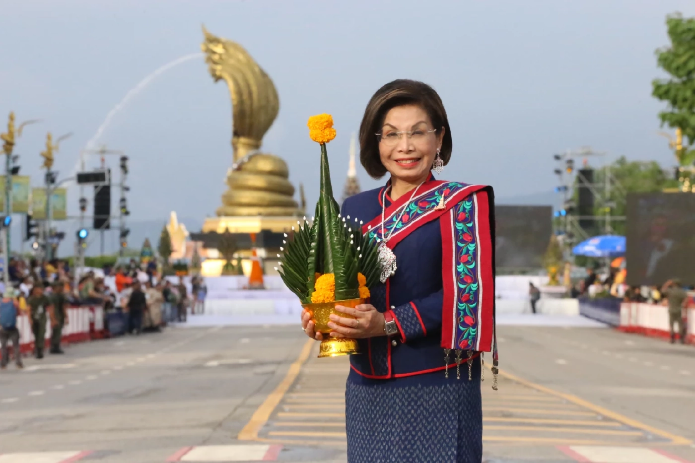 ปาฎิหาริย์ ฟ้าเปิด ฝนหยุด มนพร นำรำศรีโคตรบูร บูชาศรีสัตตนาคราช