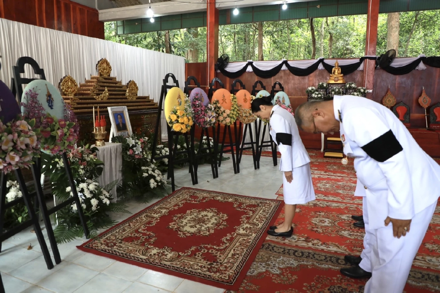 “รมว.นฤมล“ ร่วมพิธีพระราชทานเพลิงศพ เหยื่อเหตุไม่สงบชายแดนไทย–กัมพูชา