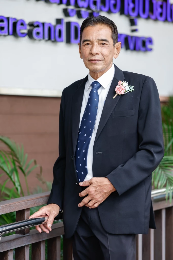 นายรังสรรค์ นันทกาวงศ์ นายกเทศมนตรีเมืองบึงยี่โถ