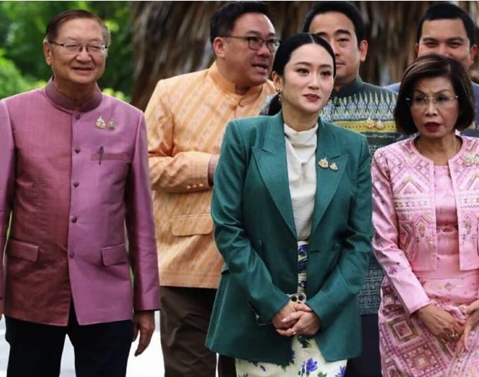 "ลุงป้อม" รู้สึกแปลกๆ "อิ๊งค์" เข้าร่วมถวายสัตย์ฯ ในฐานะ รมว.วัฒนธรรม ยืนยันต้านกาสิโนสุดทาง