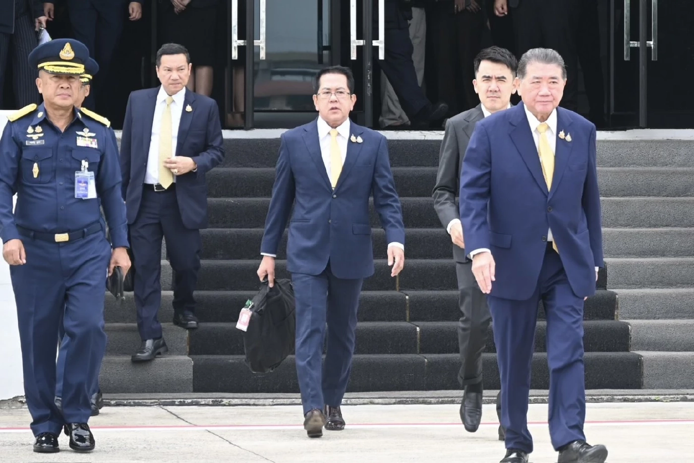 “ภูมิธรรม” นำคณะบินมาเลเซีย คุย “ฮุน มาเนต” เพื่อเจรจา หยุดยิงทันที