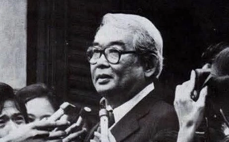 รัฐบาลหม่อมคึกฤทธิ์ ฉายา รัฐบาลร้อยพ่อพันแม่