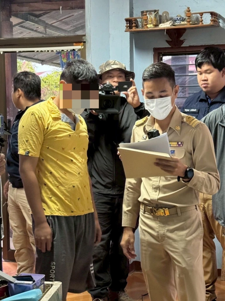 “ภูมิธรรม” สั่งปกครองบุกจับแอดมินแอปดัง นำเยาวชนมาเปลือยไลฟ์สด