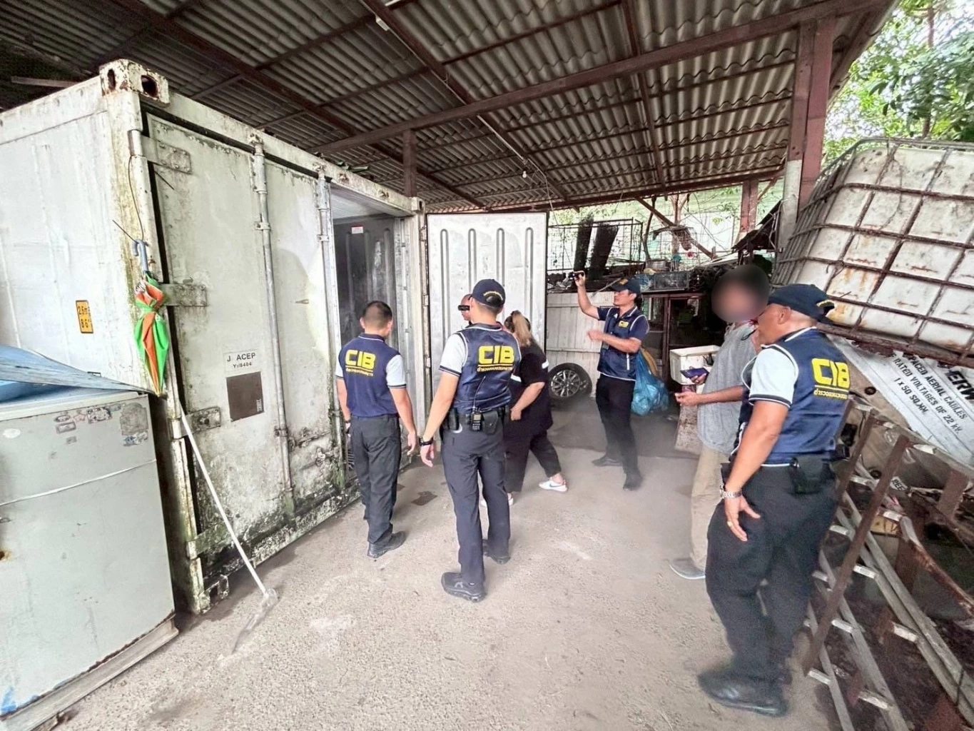 ปคบ.บุกทลายห้องเย็นนำเข้าเนื้อเถื่อน อึ้ง! เจอแช่ฟอร์มาลีน