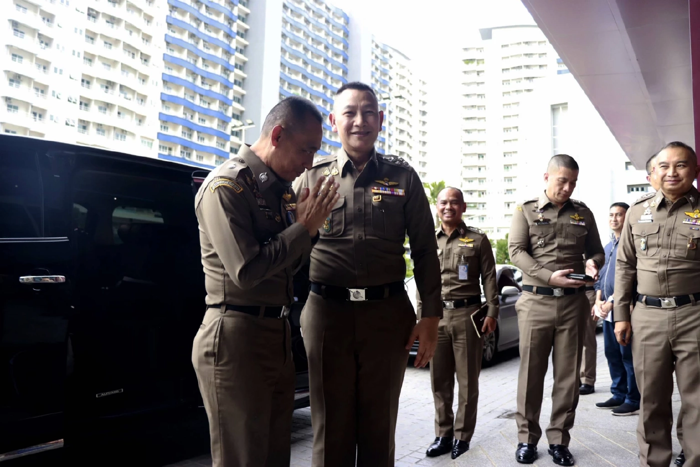 \"บิ๊กต่าย\" เผยตั้ง \"ศูนย์ร้องเรียนพระฉาว\" รับเรื่องแล้ว 69 เรื่อง ยกนิ้วให้ \"บิ๊กเต่า\" ทำงานเยี่ยม