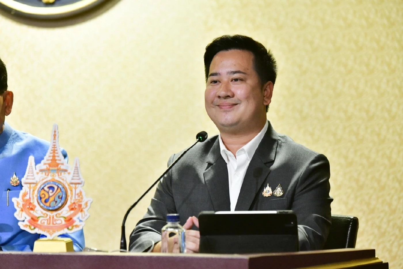 นายอนุกูล พฤกษานุศักดิ์ รองโฆษกประจำสำนักนายกรัฐมนตรี