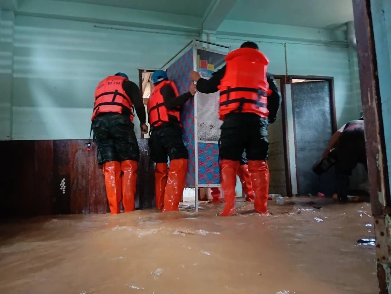 "ทบ." เร่งฟื้นฟูพื้นน้ำท่วม "ภาคเหนือ" ป้องกันน้ำหลากระยะยาว