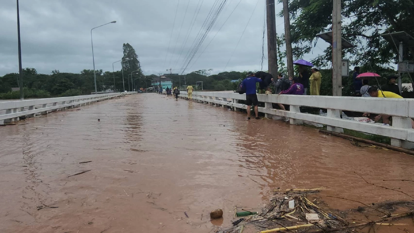 ด่วน! เมืองน่านจมบาดาล ท่วมชุมชน-ย่านเศรษฐกิจ ต้องใช้เรือสัญจร