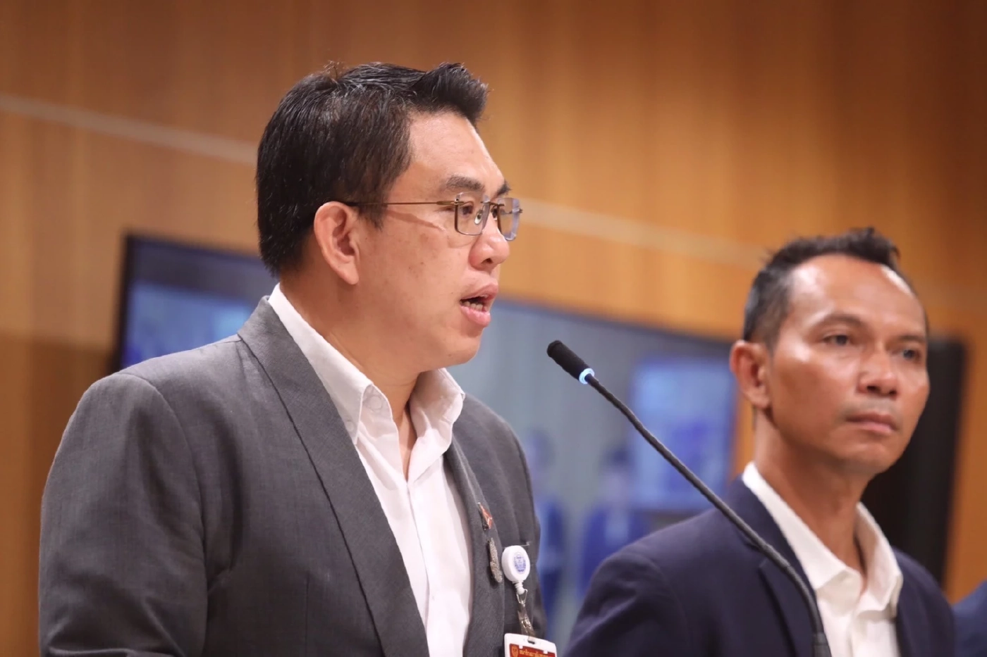 “วิโรจน์” จ่อฟื้นแคมเปญ “ล่าทหารขึ้นศาลพลเรือน” ของเพื่อไทย