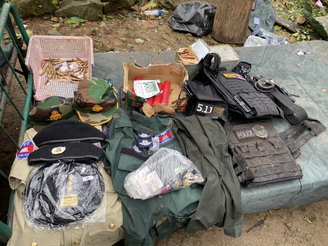 เปิดภาพคลังอาวุธทหารกัมพูชา สมรภูมิภูมะเขือ ทหารไทยยึด 11 รายการ