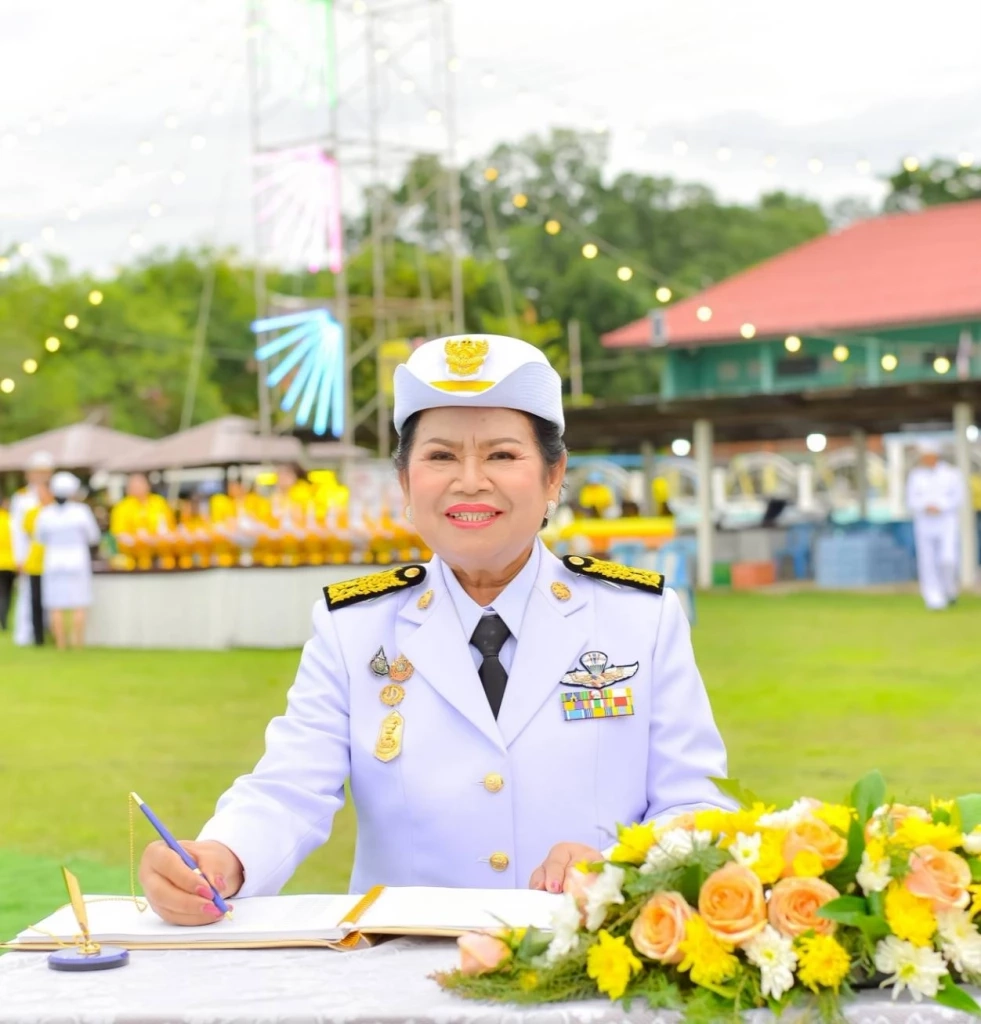 เทศบาลท่าน้ำอ้อยม่วงหัก นำ ปชช.ร่วมกิจกรรมถวายพระพรชัยมงคล