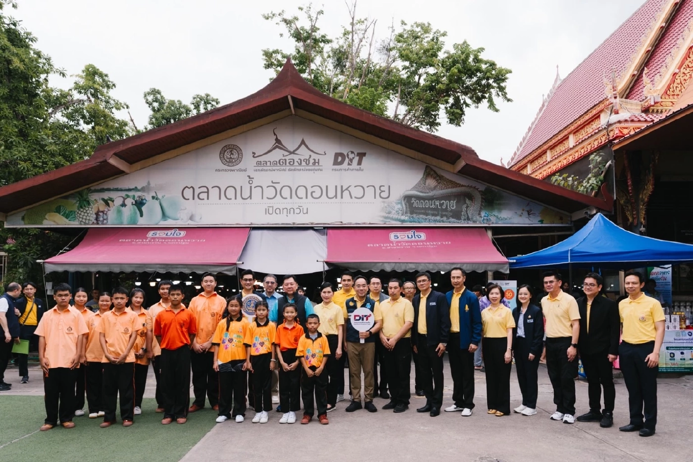 “จตุพร” กำชับดูแลราคาสินค้าหลังอุทกภัย มอบ “สุชาติ” เยี่ยมชายแดน