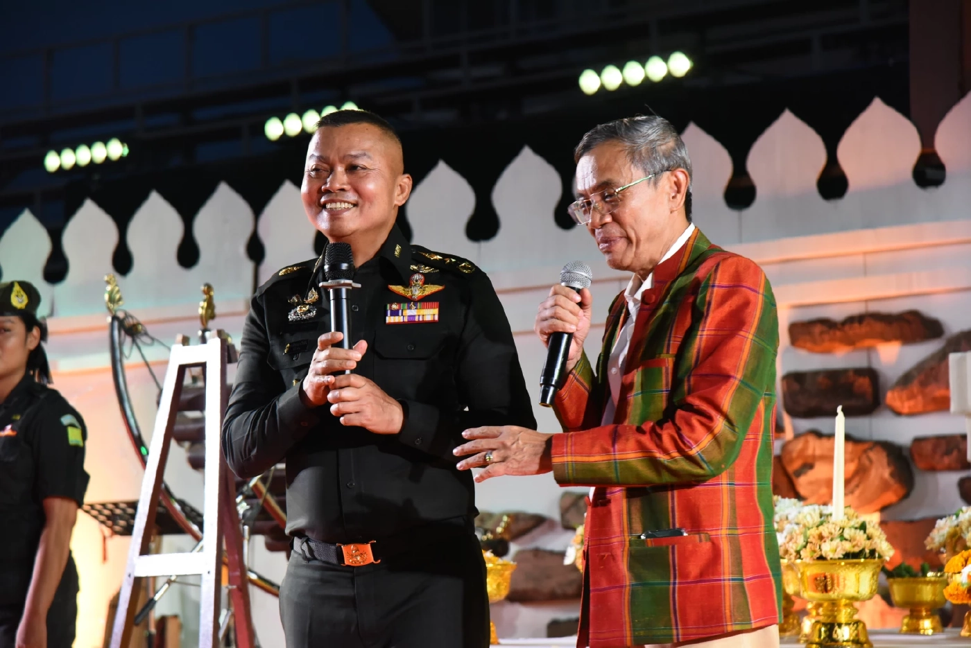 "แม่ทัพภาค 2" บายศรีสู่ขวัญน้องใหม่ มรภ.นครราชสีมา ตอบชัดหลังเกษียณทำอะไร