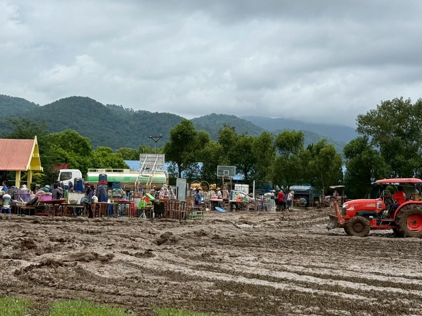 "ทัพอากาศ" ลุยฟื้นฟู "โรงเรียนบ้านแม่เปา" หลังถูกน้ำท่วมครั้งใหญ่