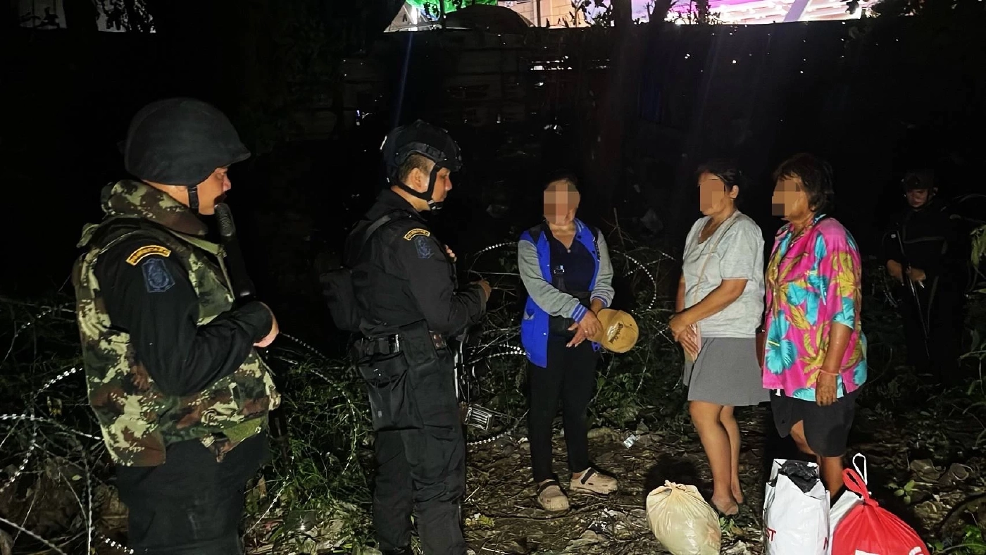 รวบคนไทยหนีปอยเปต มุดรั้วลวดหนามกลับไทย อ้างถูกหลอกไปเป็นแม่บ้าน ตึกกาสิโน