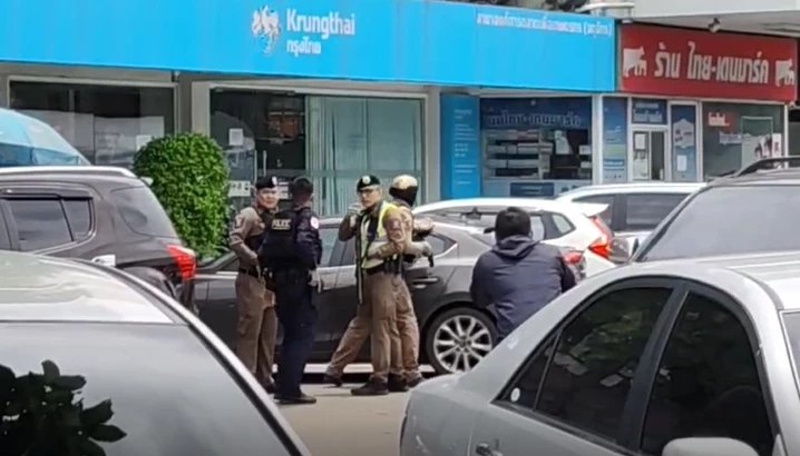 ช็อก! คนร้ายเป็นชาย รัวยิงกลางตลาด อ.ต.ก.เบื้องต้นดับ 6 เจ็บ 2