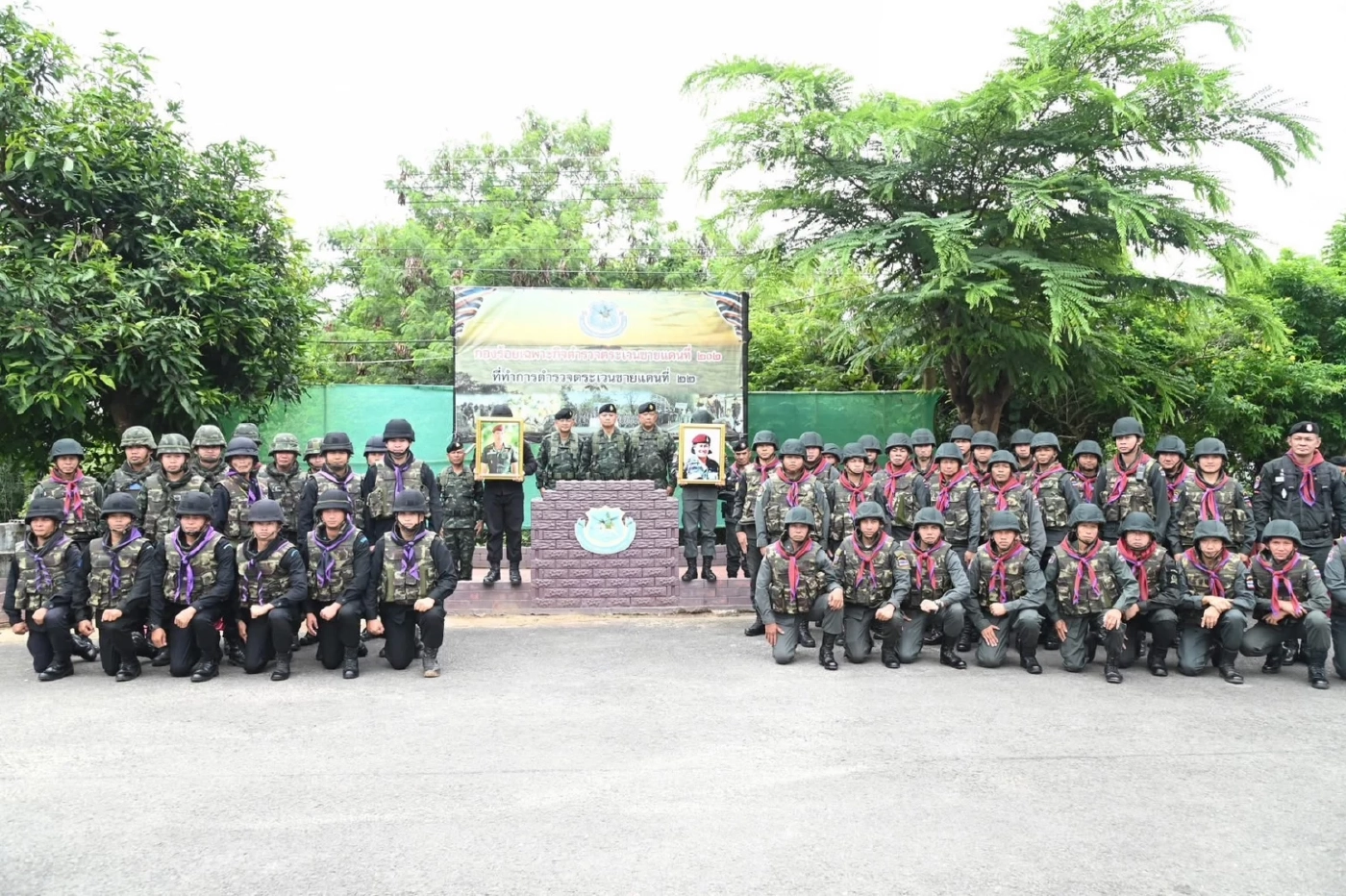 "แม่ทัพภาค 2" นำสิ่งของพระราชทานมอบให้ "ทหาร" ชายแดนไทย-กัมพูชา