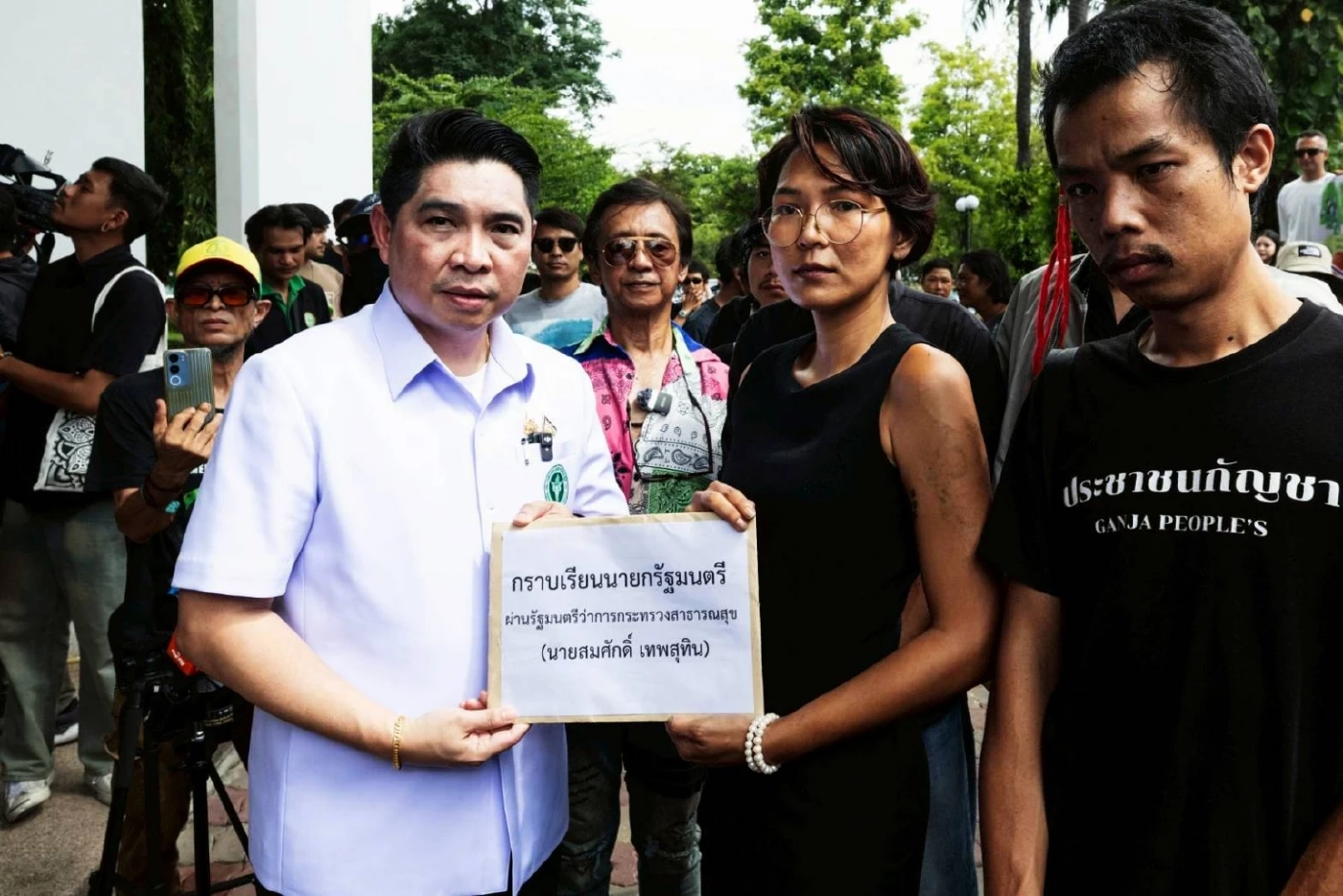 “เครือข่ายกัญชา” ประกาศยื่นถอดถอน “สมศักดิ์” ต่อ ป.ป.ช. 29 ก.ค.นี้ จี้แก้ประกาศ สธ.เอื้อนายทุน