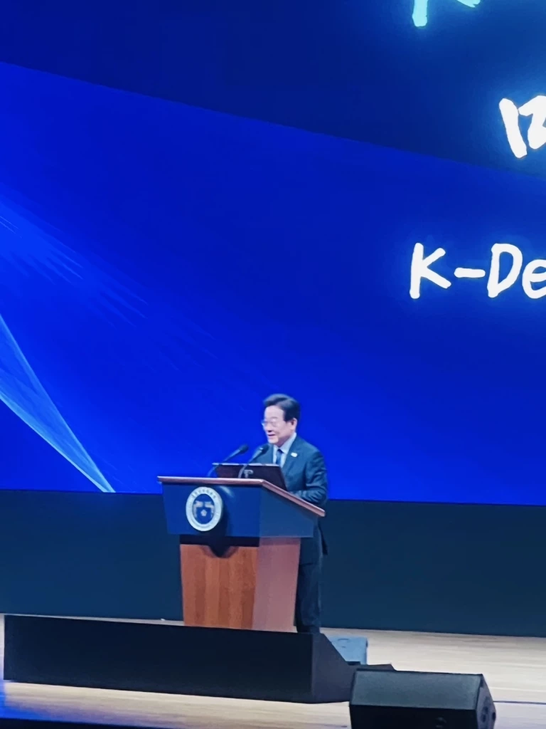 "อำนาจนิยม" ครอบงำ การเมืองโลก-การเมืองไทย?