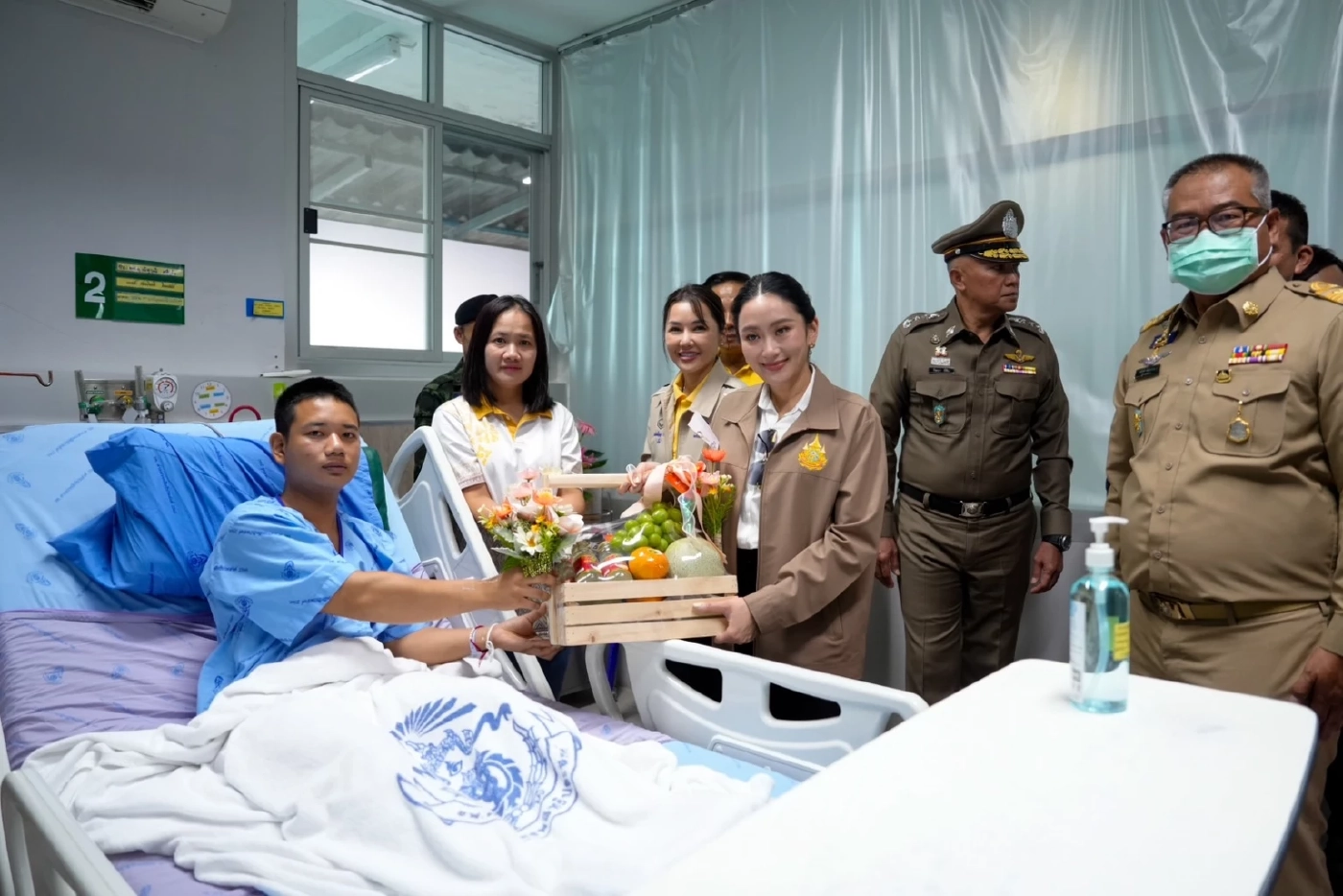 “แพทองธาร” เยี่ยมให้กำลังใจ 3 ทหาร เหยียบกับระเบิด ยกย่องเสียสละ