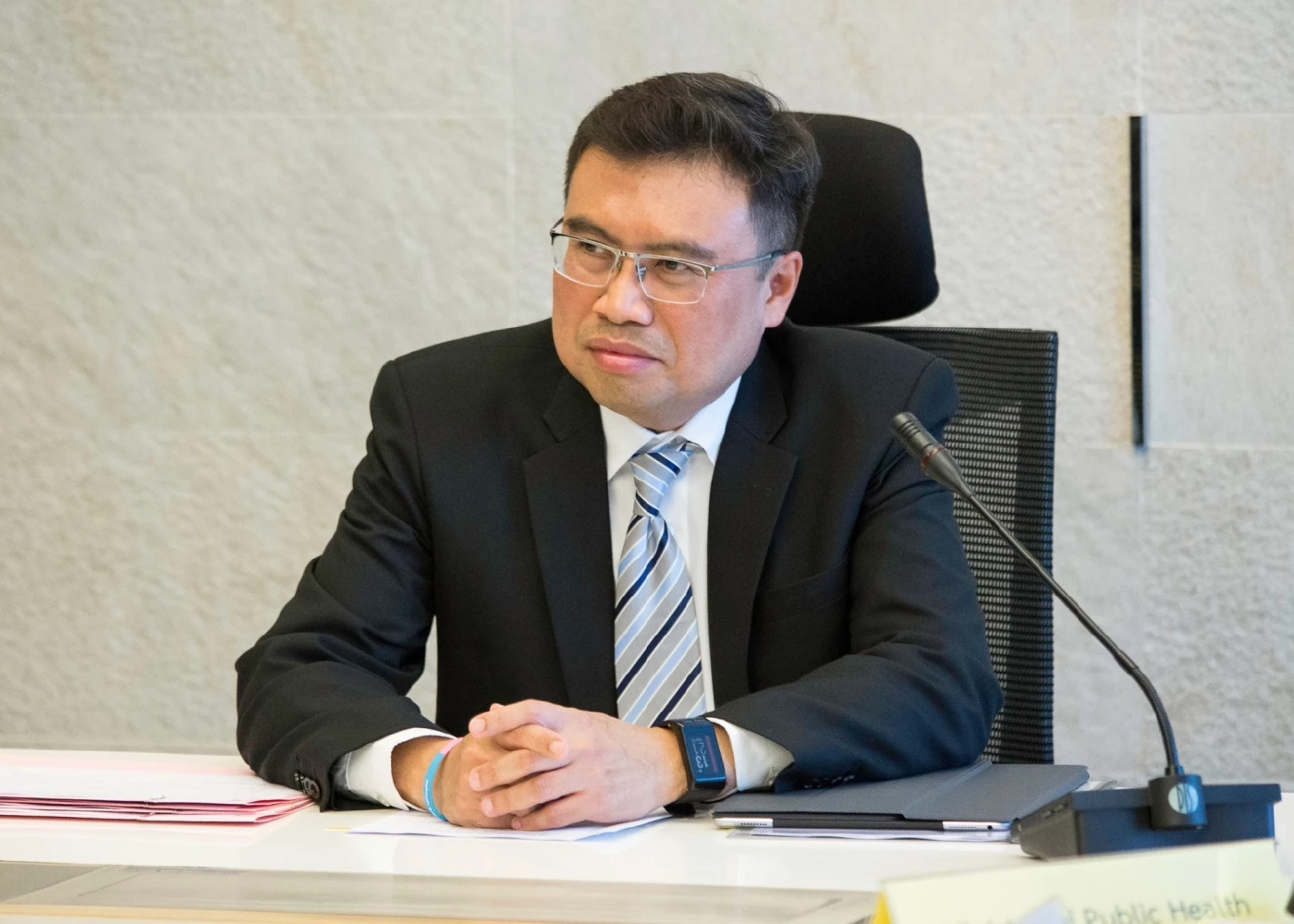 พรชัย ฐีระเวช 