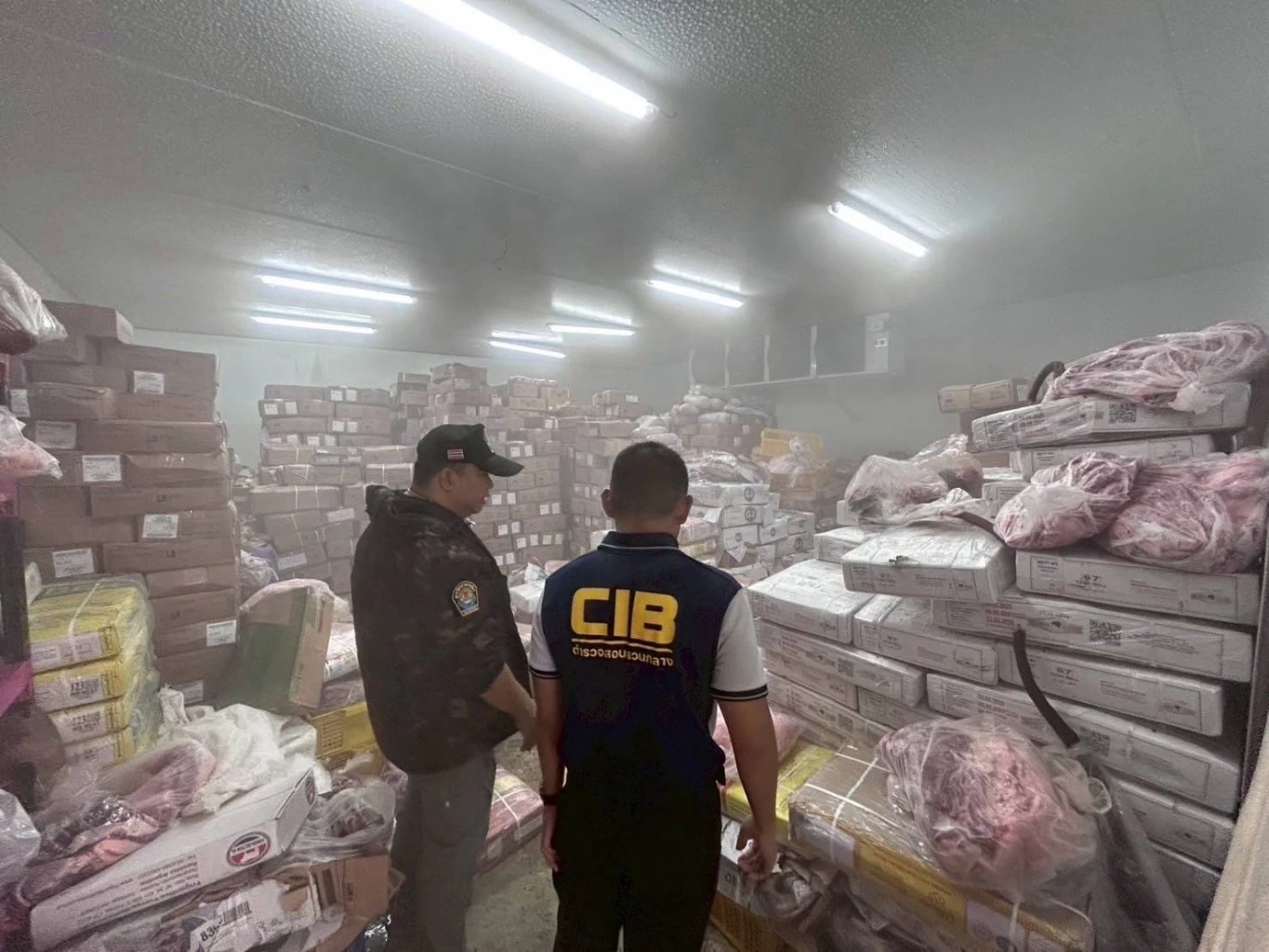 ปคบ.บุกทลายห้องเย็นนำเข้าเนื้อเถื่อน อึ้ง! เจอแช่ฟอร์มาลีน