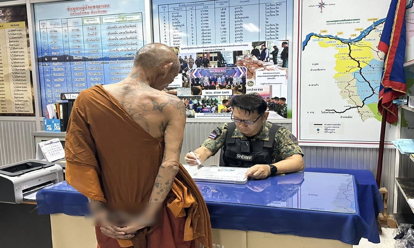 จับพระจำพรรษาเปรี้ยวปากอยากกินเหล้า เมาจนได้เรื่อง!