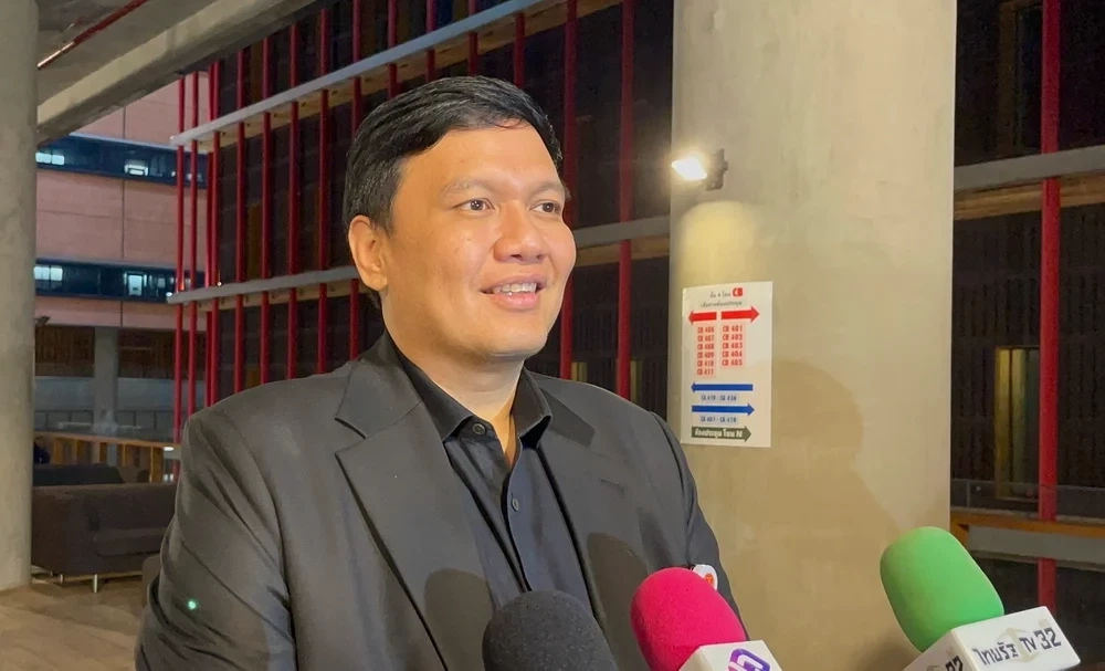 ไผ่ ลิกค์​ สส.กำแพงเพชร และเลขาธิการพรรค