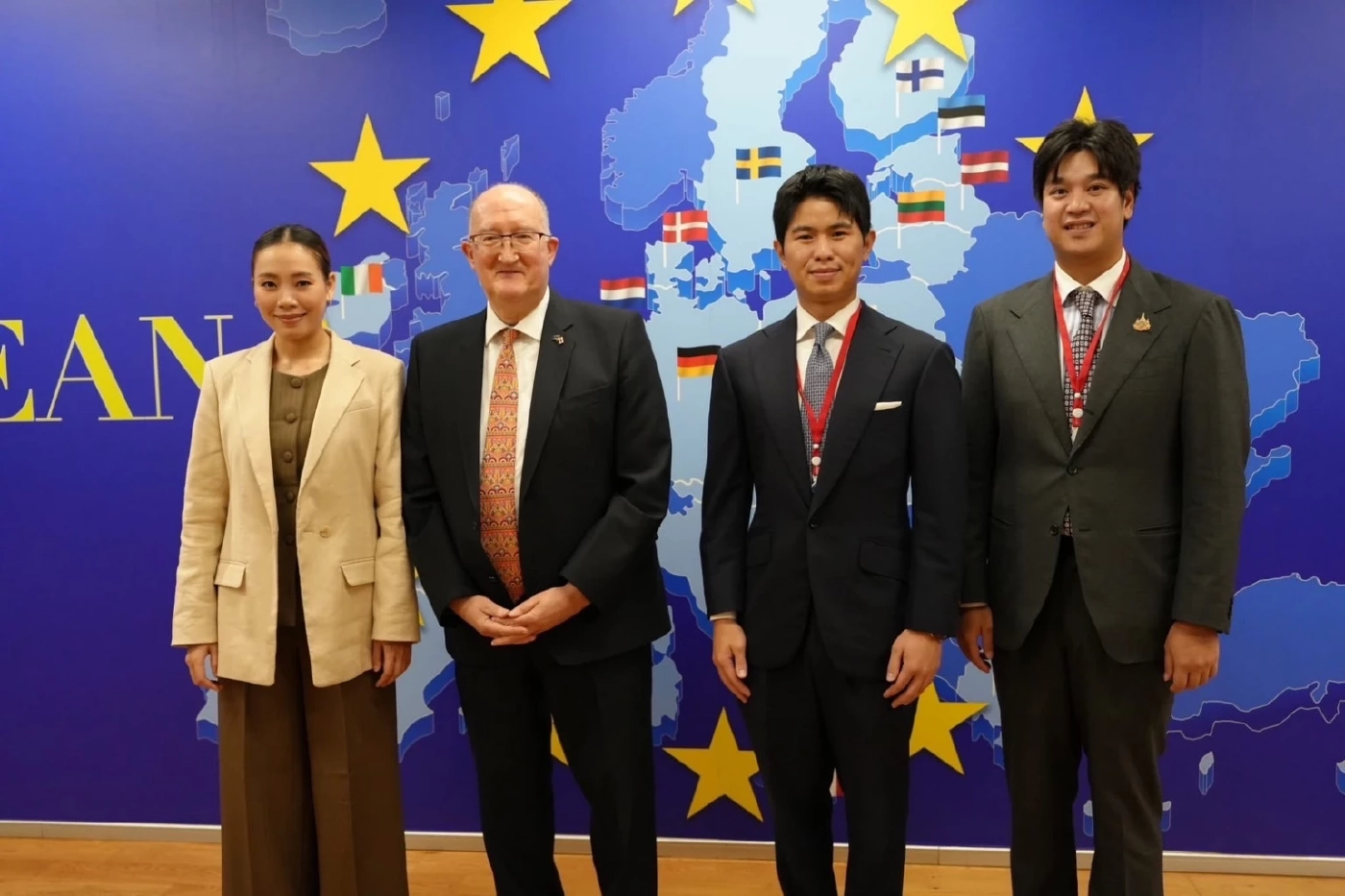 "สรัสนันท์" นำ "กมธ.ต่างประเทศ" เดินสายแจง "ทูตอังกฤษ-ยุโรป"