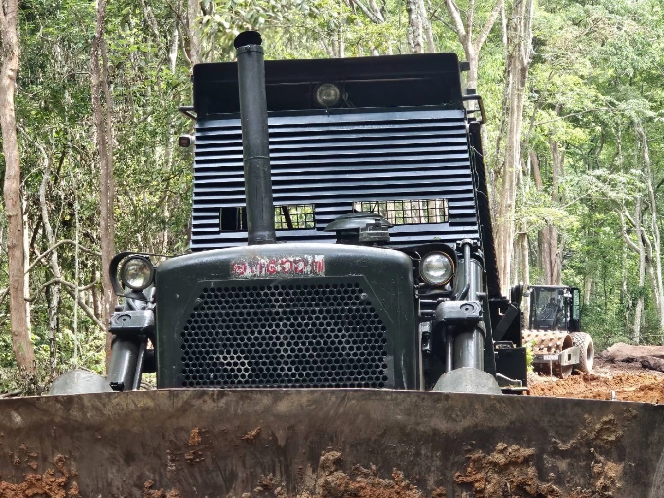 "กองทัพ" ส่งทหารช่างเคลียร์ "ทุ่นระเบิด" เก็บหลักฐานเพิ่ม พื้นที่ชายแดน "ไทย-กัมพูชา"