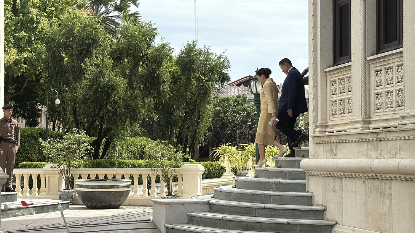 \"นายกฯอิ๊งค์\" ยิ้มแย้มเข้าทำเนียบฯ ประชุม จัดงานเฉลิมพระเกียรติ