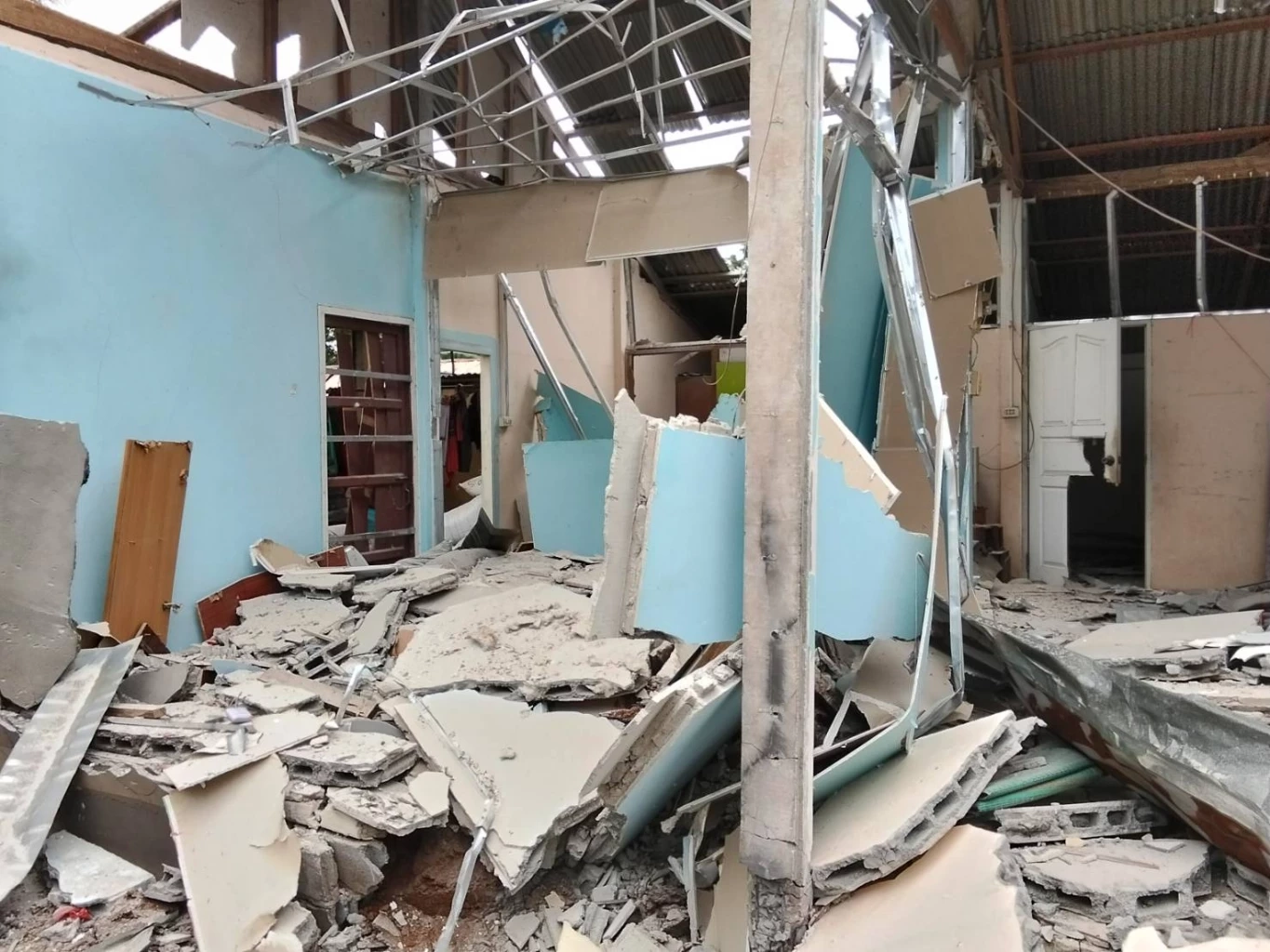 ทบ. เปิดข้อมูลจรวด BM-21 กัมพูชา ยิงเข้าฝั่งไทย ตกบ้าน ปชช.เสียหาย