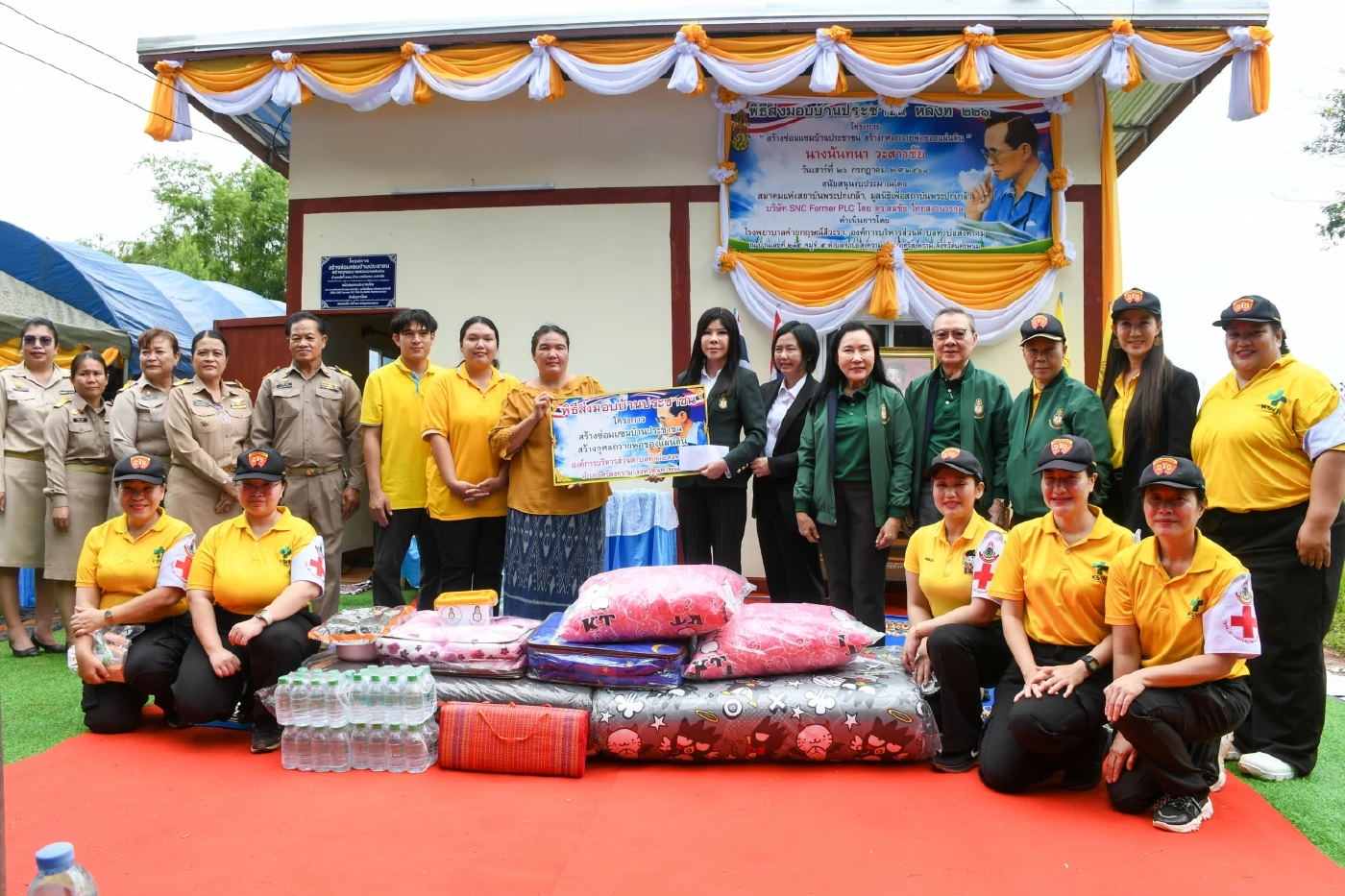 สมาคม-มูลนิธิพระปกเกล้า มอบบ้านผู้ยากไร้ทะลุ 222 หลัง