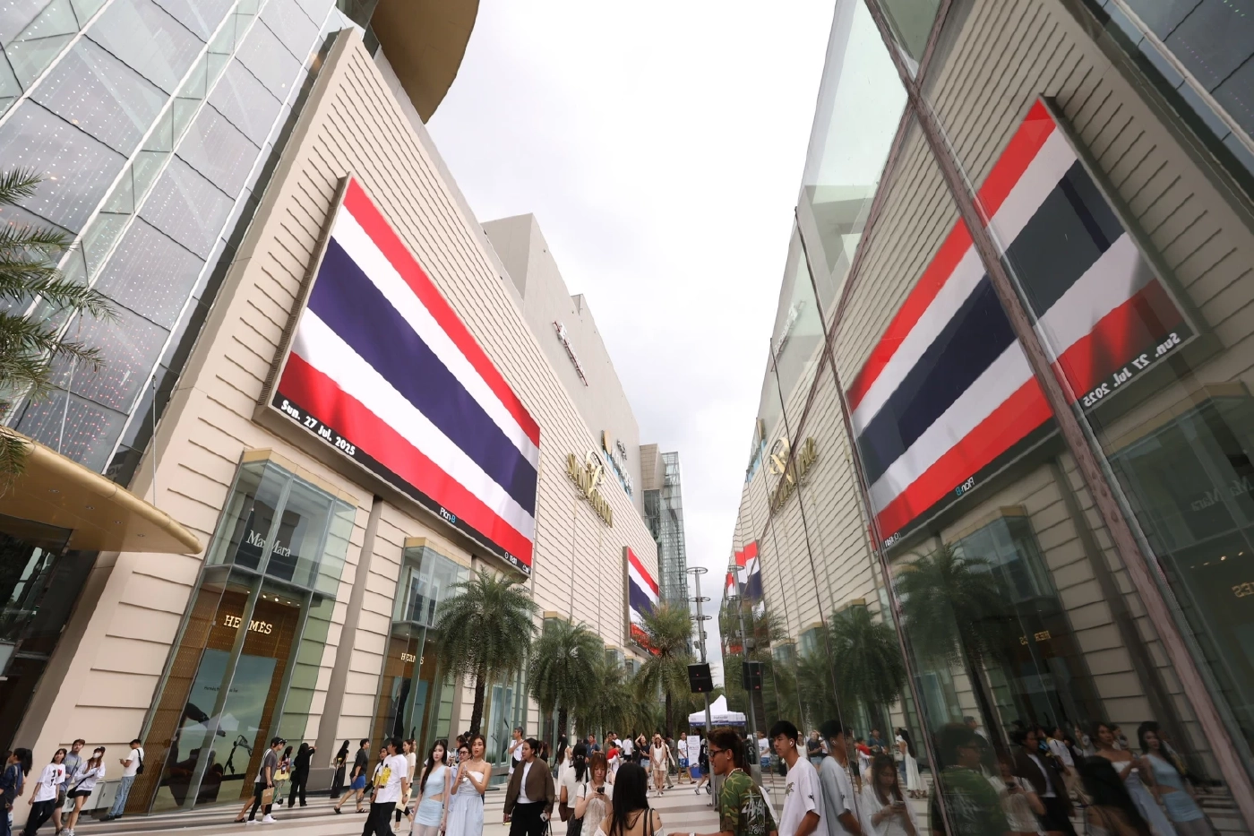 สยามพิวรรธน์แสดงพลังความเป็นไทย ร่วมส่งแรงใจให้เหล่าทหารกล้า  และพี่น้องชาวไทยที่ได้รับผลกระทบจากสถานการณ์พื้นที่ชายแดน