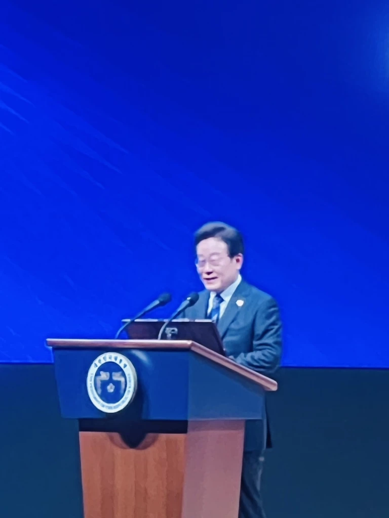 "อำนาจนิยม" ครอบงำ การเมืองโลก-การเมืองไทย?