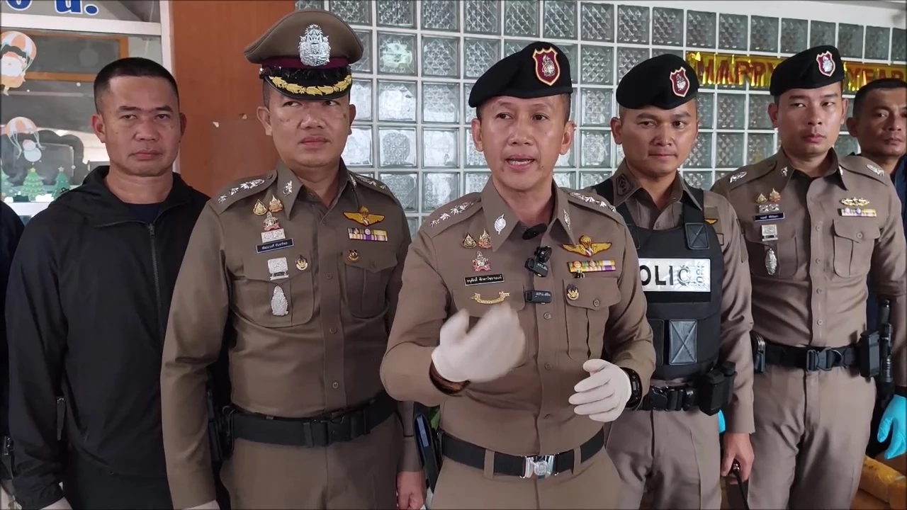 ล็อตมโหฬาร ผงยาอี 39 กก. ซุกท้ายรถกระบะจอดข้างอพาร์ตเม้นต์