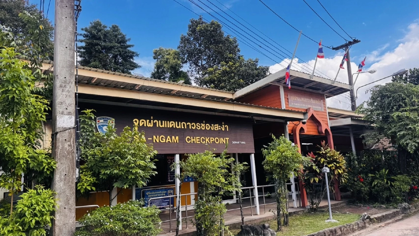 “บิ๊กเล็ก” บินด่วนอุบลฯ เยี่ยมทหารเหยียบ \"ทุ่นระเบิด\" ย้ำกองทัพดูแลทหารอย่างดี