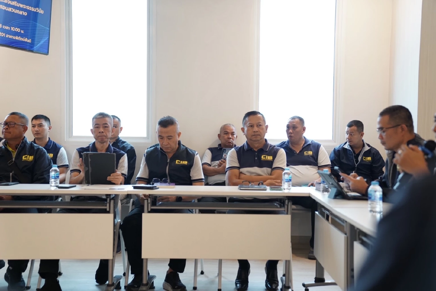 "แม่สีกากอล์ฟ" เหวี่ยงนักข่าว หงุดหงิด หลังถูกรุมถาม เตรียมหิ้วฝากขังพรุ่งนี้