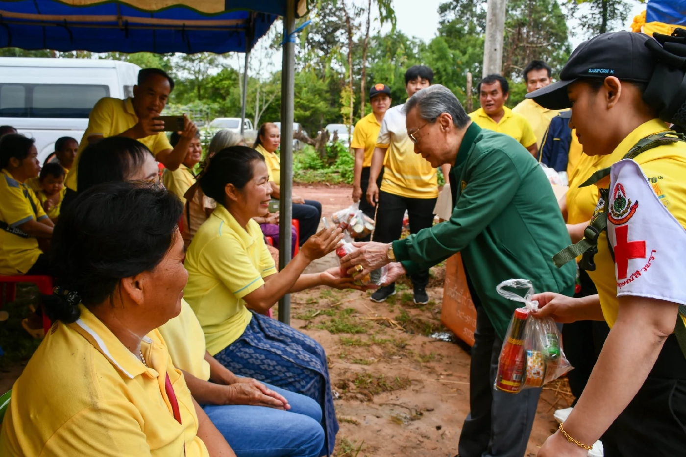 สมาคม-มูลนิธิพระปกเกล้า มอบบ้านผู้ยากไร้ทะลุ 222 หลัง