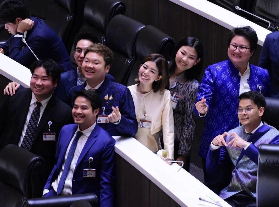 ก๊วนลูกเทพ “ไชยชนก” ขึ้นบัญชี 9 สส. ถ่ายเลือด “สีน้ำเงิน” เร่งเพาะเชื้องูเห่า