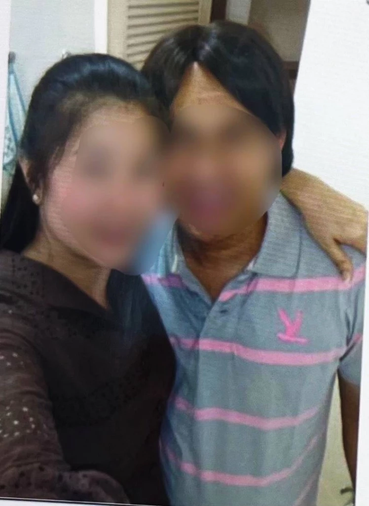 หลักฐานชัด "ทิดสฤษดิ์" ขาดจากความเป็นพระ สวมวิกผม ยืนกอดกับเศรษฐีนี เซลฟี่รูปคู่หวานแหว๋ว