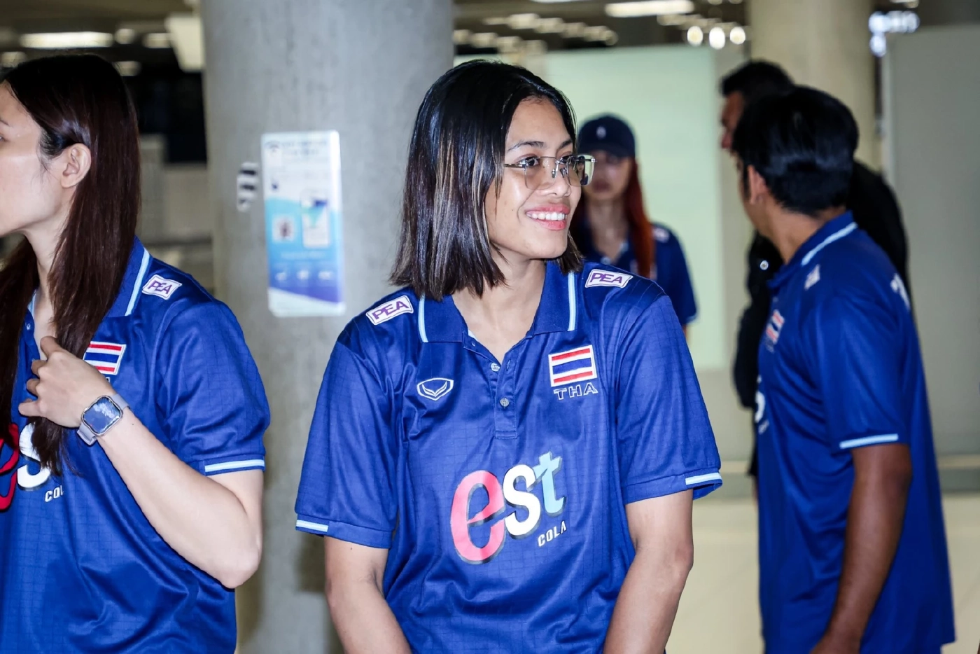 ลูกยางสาวไทยเดินทางถึงบ้าน "โค้ชอ๊อต" เผยแผนงานต่อ, "เพียว" เปิดใจหลังรอดตกชั้น